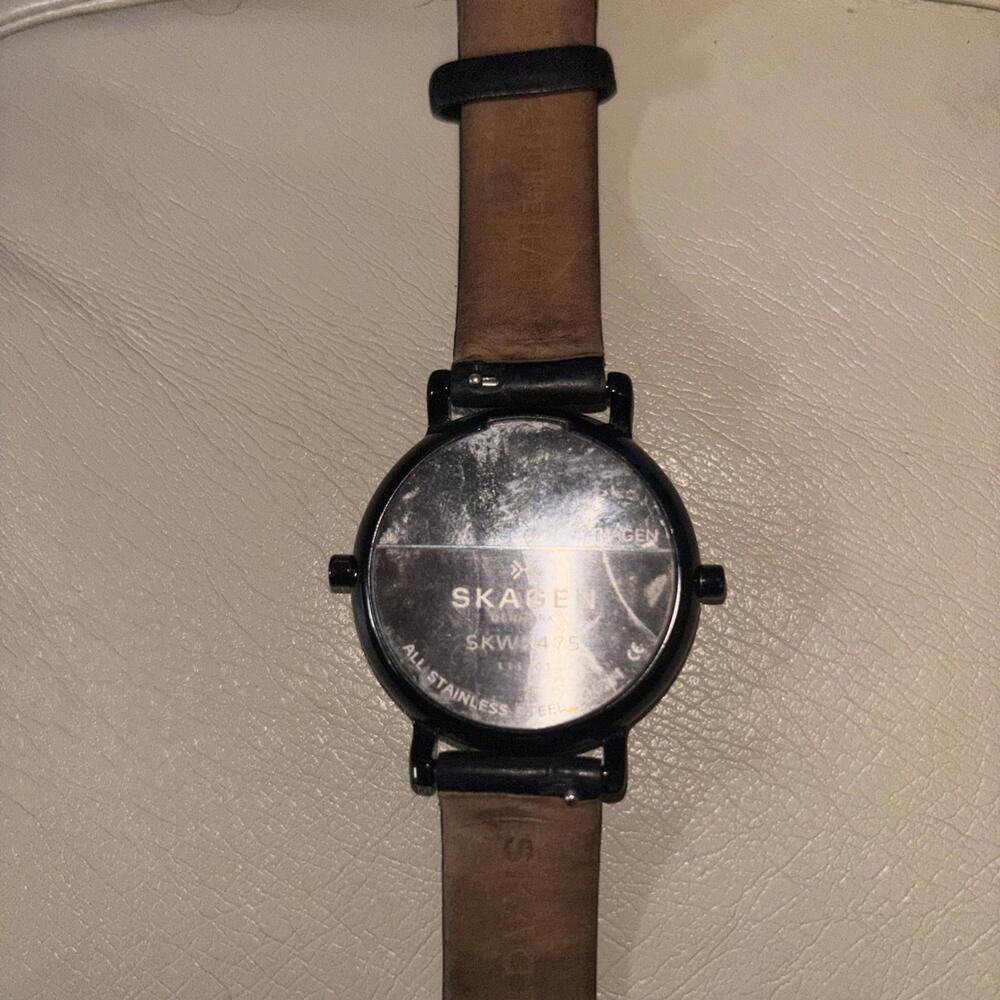 Skagen Dual Time Display. Black With Copper Bezel And Original Leather Strap - Picture 5 of 10